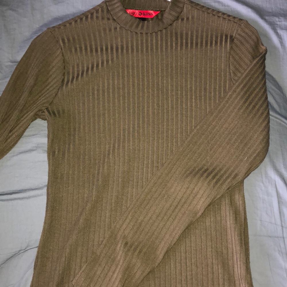 Long sleeves navy green top